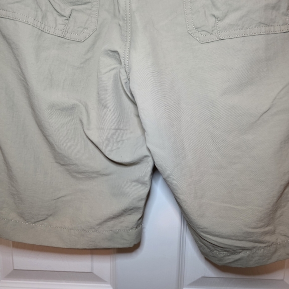 Eddie Bauer Shorts Adult 35 Beige Cargo Hiking Outdoors Pockets Mens - Picture 8 of 10